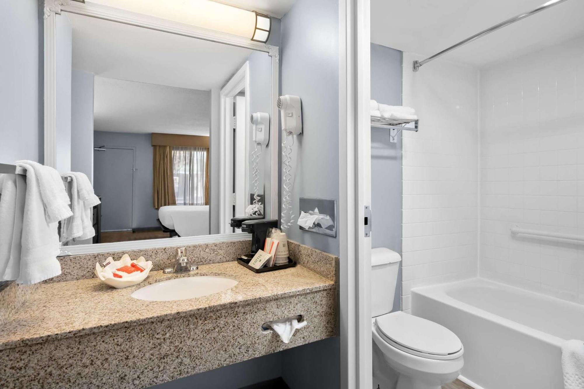 Brandywine Valley Inn Surestay Plus By Best Western Wilmington Exterior foto